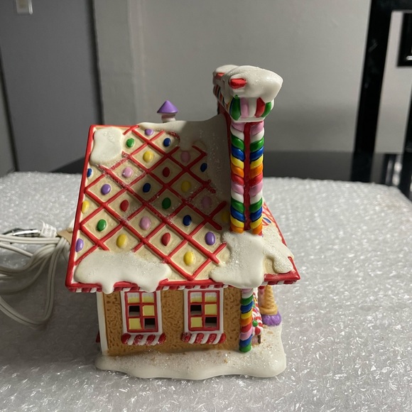 Department 56 Honey Of A Deal Five & Dime Sweet  store - Picture 3 of 8